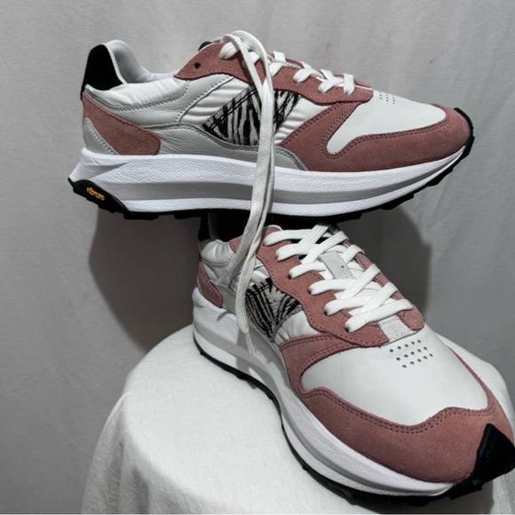 Greats Pink and White Sneakers - Picture 1 of 10